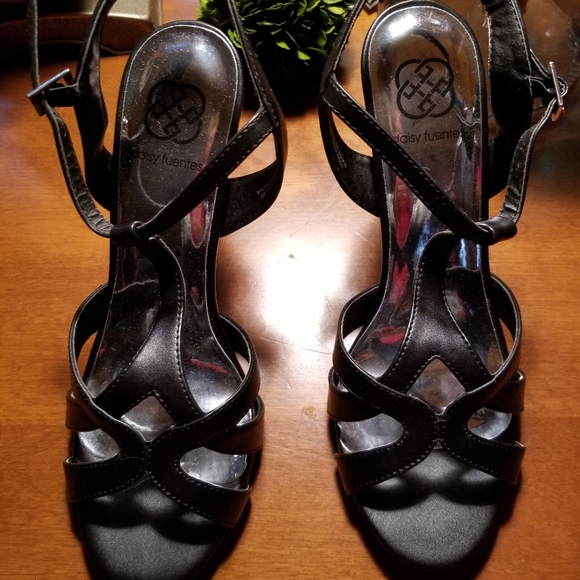 Womens Daisy Fuentes Black "Collin" Heels - Picture 5 of 8